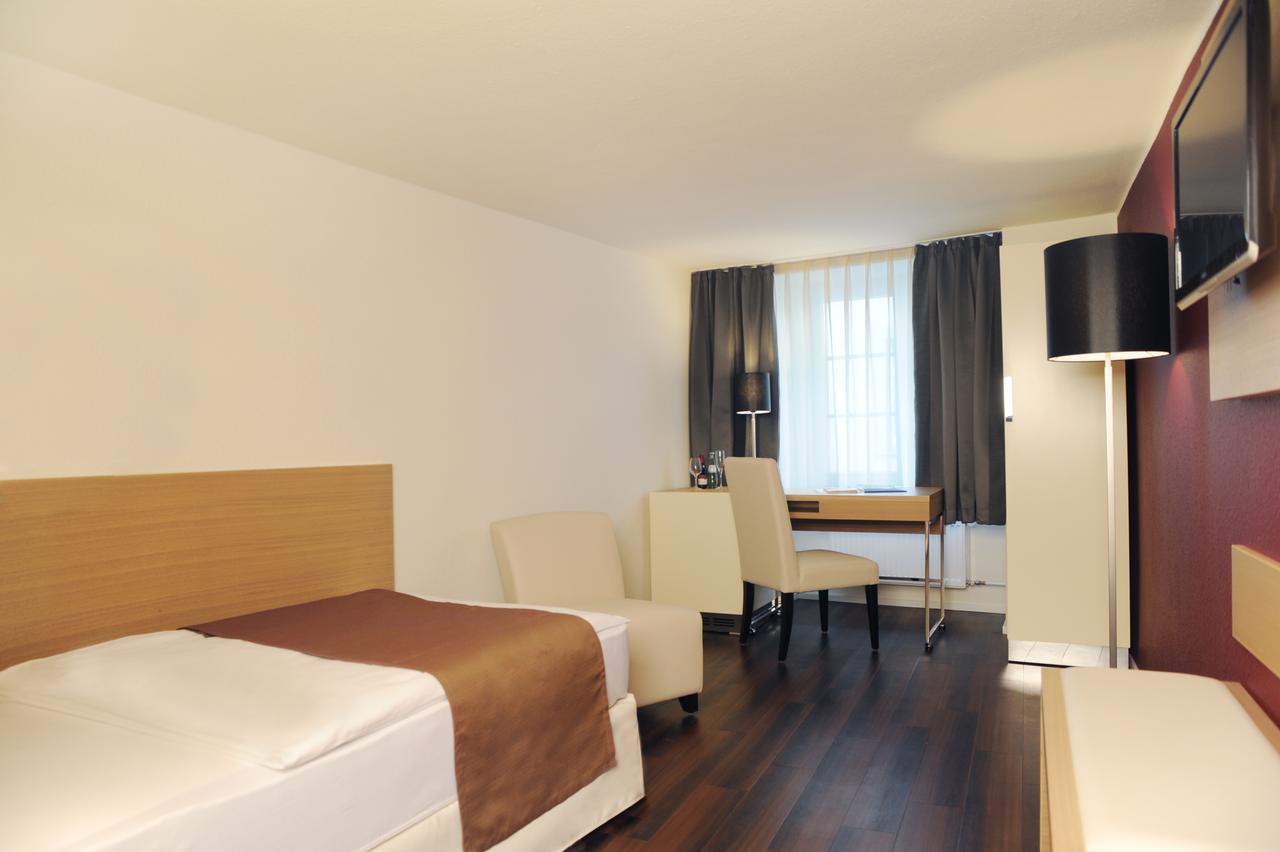 Hotel Goldener Knopf Бад-Зекинген Экстерьер фото